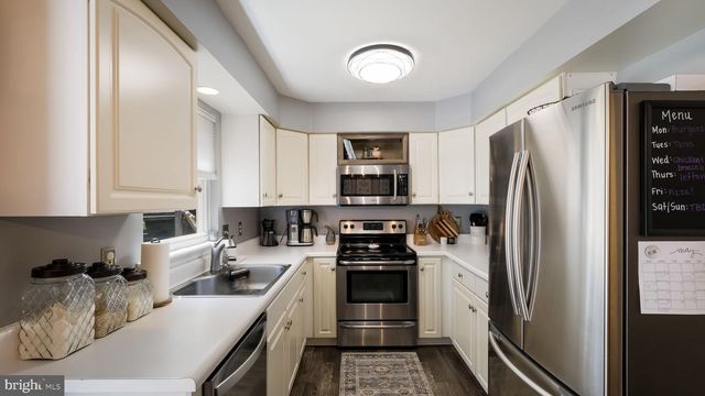 537 WHITFORD CIR, Telford, PA 18969