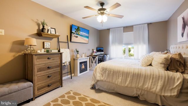 537 WHITFORD CIR, Telford, PA 18969