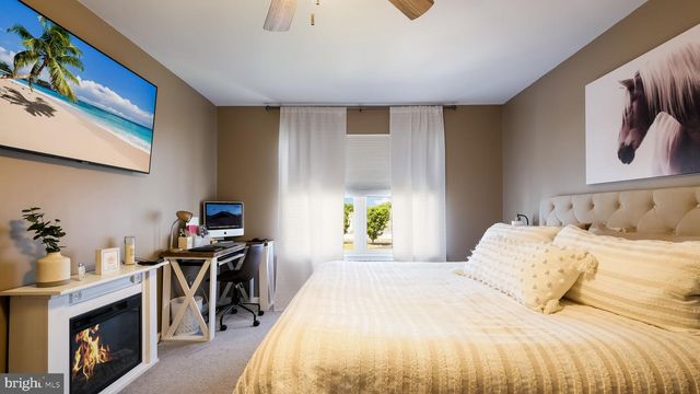 537 WHITFORD CIR, Telford, PA 18969