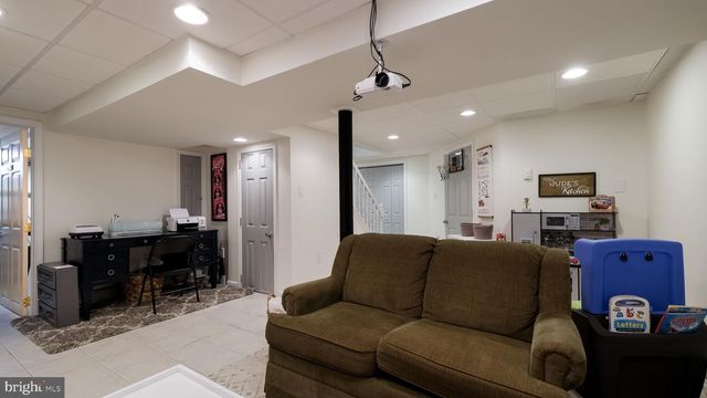 537 WHITFORD CIR, Telford, PA 18969