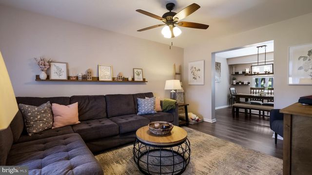 537 WHITFORD CIR, Telford, PA 18969