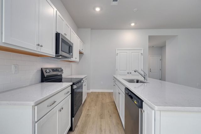 1137 Hainer Place Dr, Conway, SC 29526