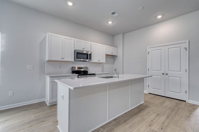 1137 Hainer Place Dr, Conway, SC 29526
