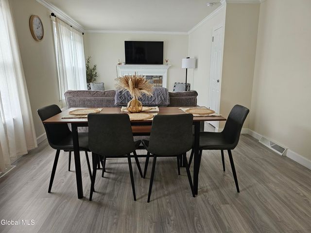 489 Grooms Road B, Clifton Park, NY 12065