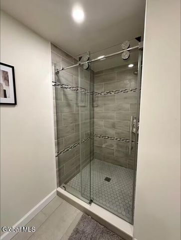 489 Grooms Road B, Clifton Park, NY 12065