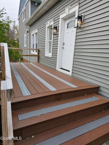 489 Grooms Road B, Clifton Park, NY 12065