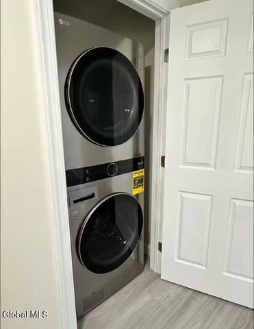 489 Grooms Road B, Clifton Park, NY 12065