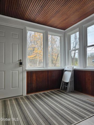 489 Grooms Road B, Clifton Park, NY 12065