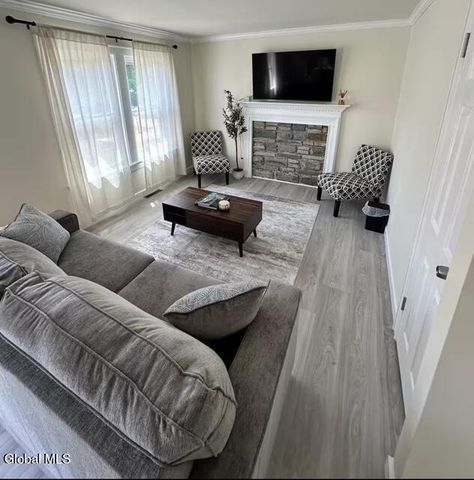 489 Grooms Road B, Clifton Park, NY 12065