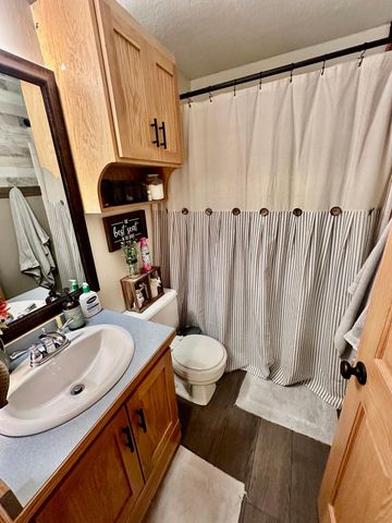 1455 Adams Street S, Cambridge, MN 55008