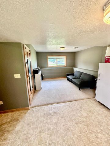 1455 Adams Street S, Cambridge, MN 55008