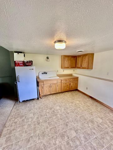 1455 Adams Street S, Cambridge, MN 55008