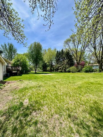 1455 Adams Street S, Cambridge, MN 55008