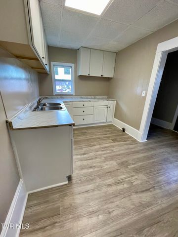 822 Mapleoak Lane, Kingsport, TN 37660