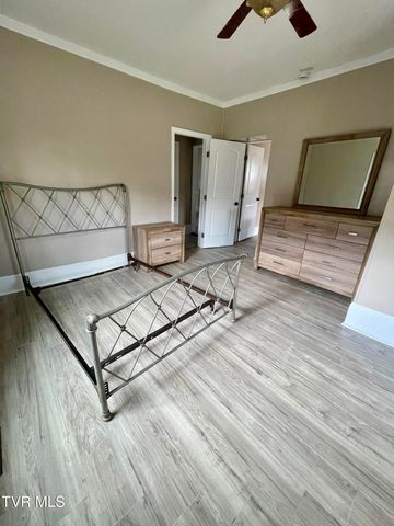 822 Mapleoak Lane, Kingsport, TN 37660