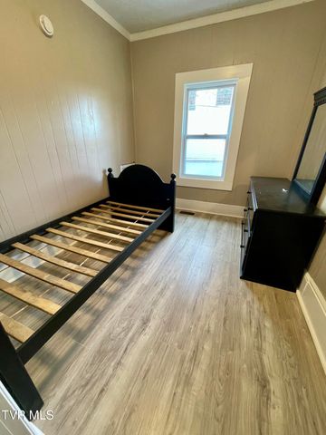 822 Mapleoak Lane, Kingsport, TN 37660