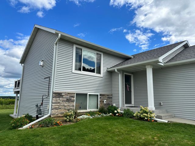 4718 Alan Lane NW, Rochester, MN 55901