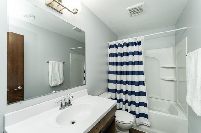 4718 Alan Lane NW, Rochester, MN 55901