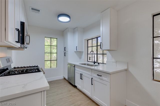 4805 South Torrey Pines Drive 201, Las Vegas, NV 89103