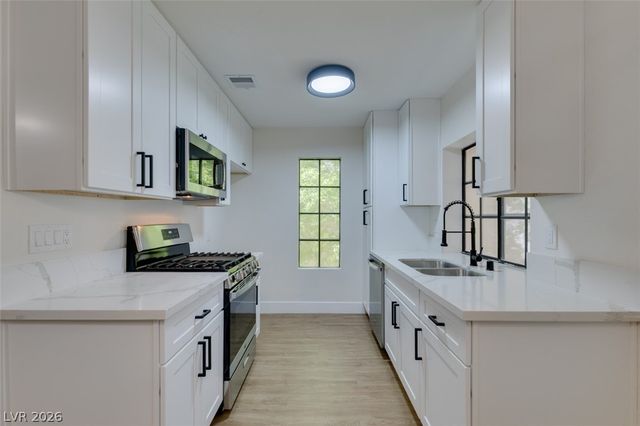 4805 South Torrey Pines Drive 201, Las Vegas, NV 89103