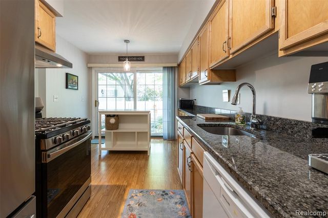 42126 Pellston Drive, Northville, MI 48167