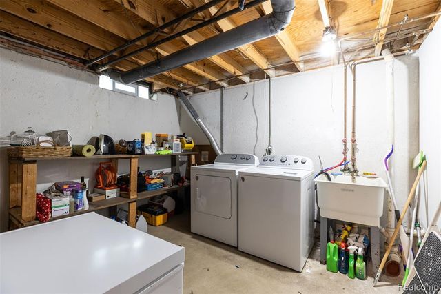 42126 Pellston Drive, Northville, MI 48167