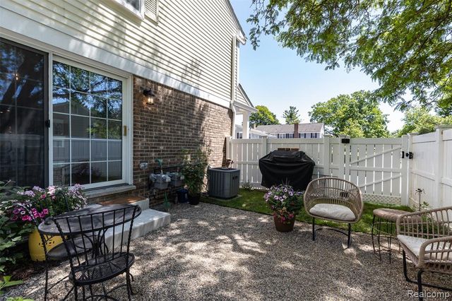 42126 Pellston Drive, Northville, MI 48167