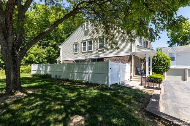 42126 Pellston Drive, Northville, MI 48167