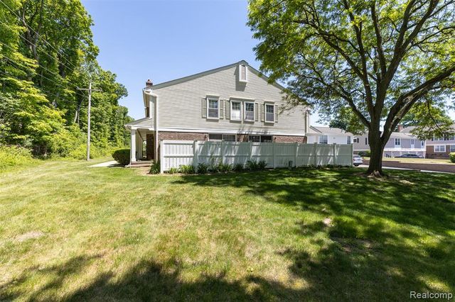 42126 Pellston Drive, Northville, MI 48167