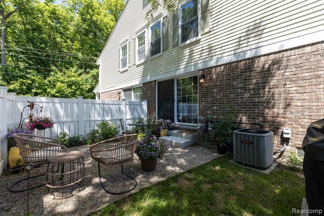 42126 Pellston Drive, Northville, MI 48167
