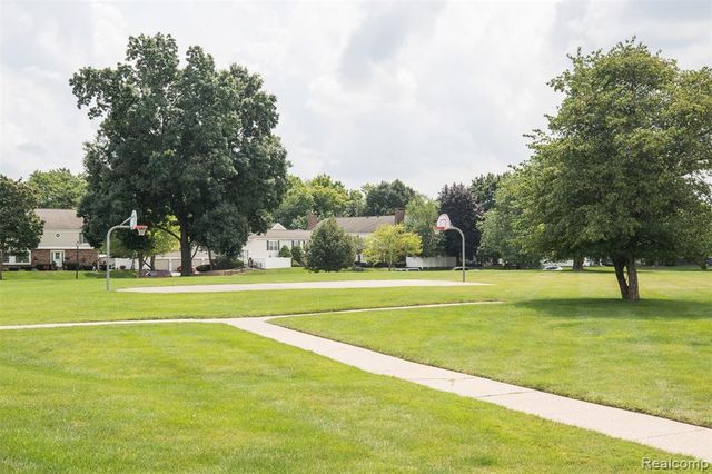 42126 Pellston Drive, Northville, MI 48167