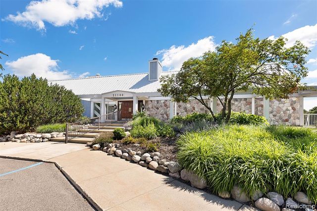 42126 Pellston Drive, Northville, MI 48167