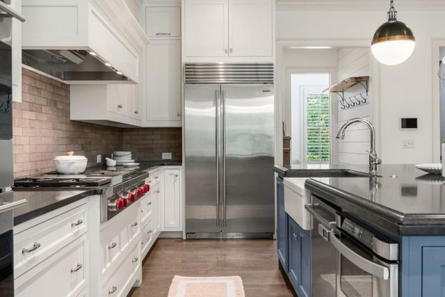 723 Glenairy Court, Sandy Springs, GA 30328