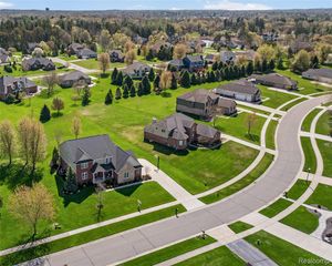 801 Watersmeet Drive, Oxford, MI 48371