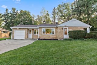 1015 Lawrence Avenue, Elgin, IL 60123