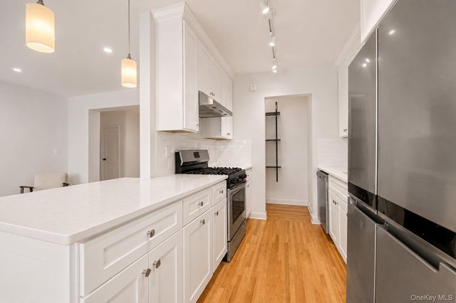 91 Van Cortlandt Avenue W 6E, Bronx, NY 10463