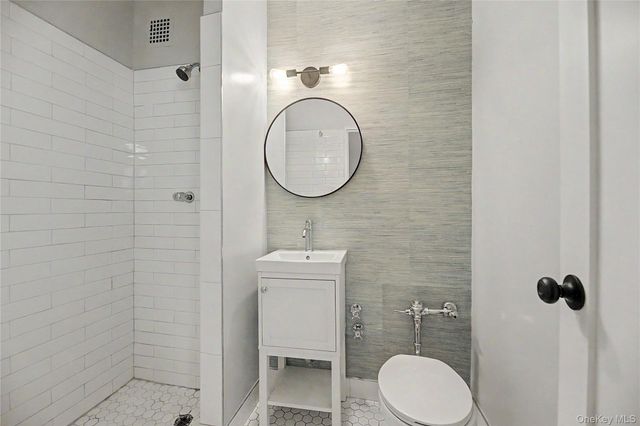 91 Van Cortlandt Avenue W 6E, Bronx, NY 10463