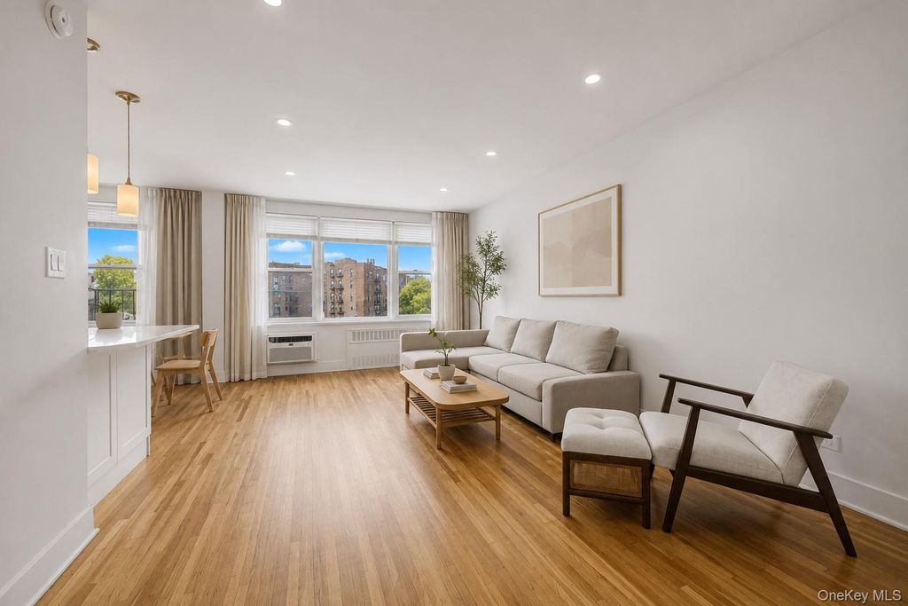 91 Van Cortlandt Avenue W 6E, Bronx, NY 10463