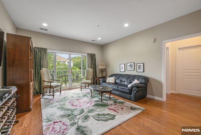 5201 Warrens Way, Wanaque, NJ 07465