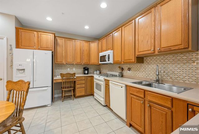 5201 Warrens Way, Wanaque, NJ 07465