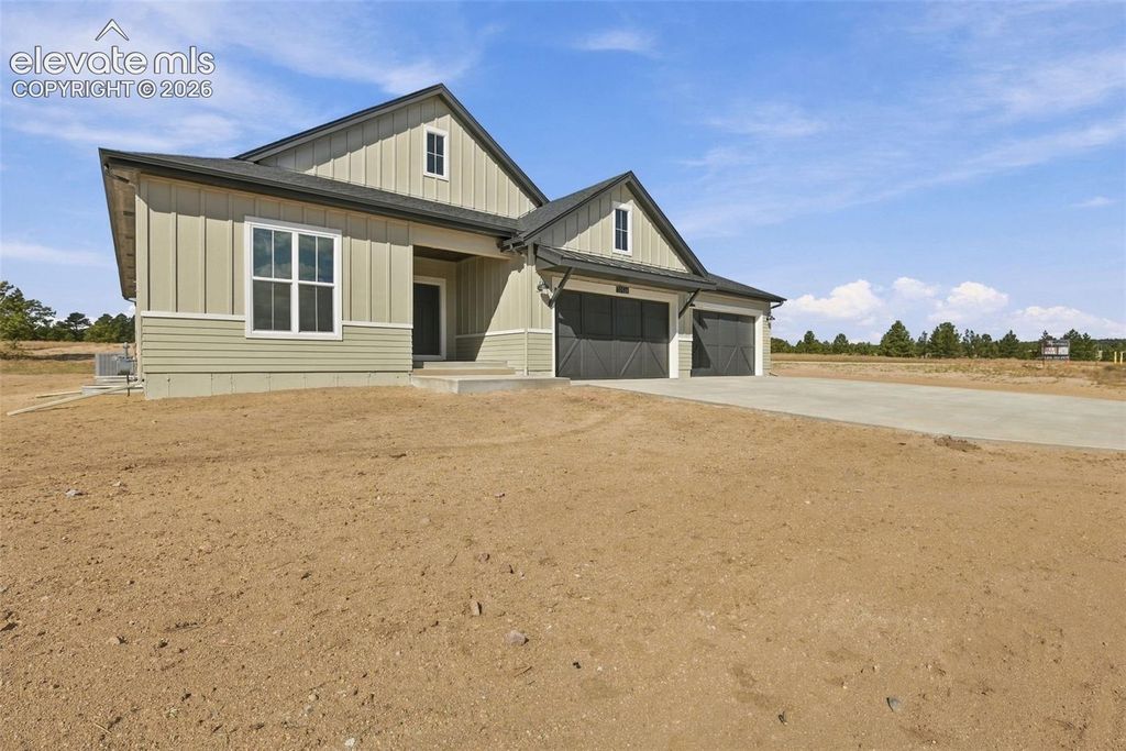 10424 Aspen Valley Road, Colorado Springs, CO 80908 — photo 2
