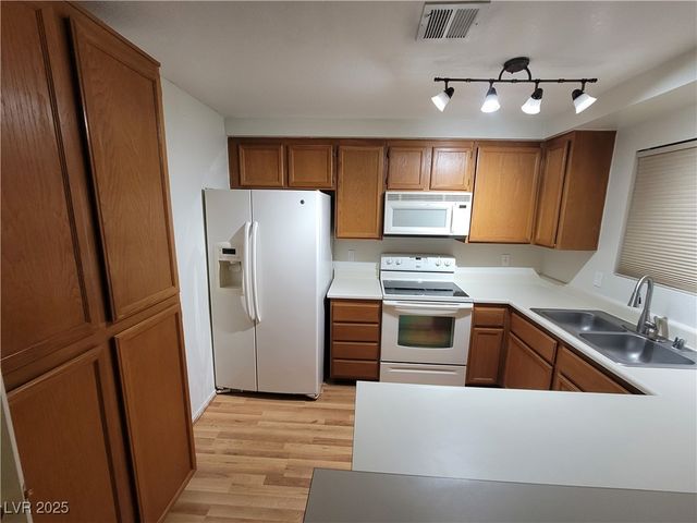 2200 Highpointe Drive 201, Laughlin, NV 89029