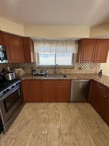 3478 Lancaster Drive, Sterling Heights, MI 48310