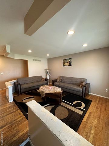 3478 Lancaster Drive, Sterling Heights, MI 48310