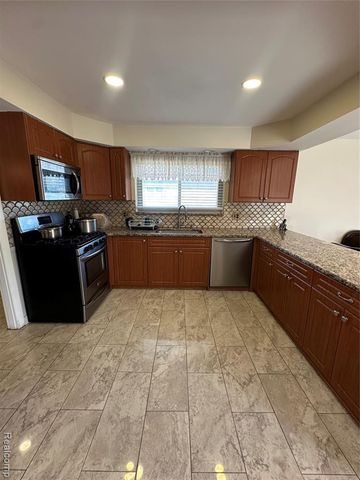 3478 Lancaster Drive, Sterling Heights, MI 48310