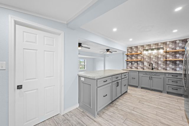 2534 Bastrop, Angleton, TX 77515
