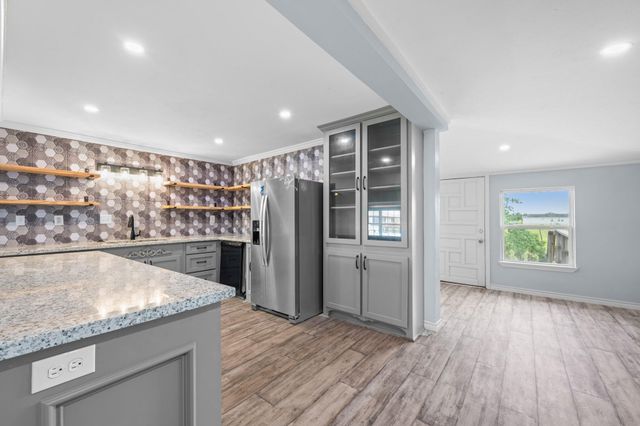 2534 Bastrop, Angleton, TX 77515