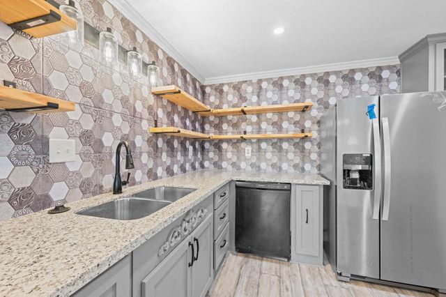 2534 Bastrop, Angleton, TX 77515