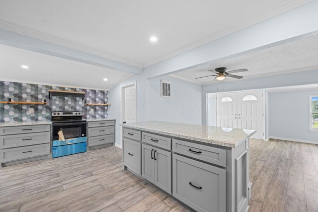 2534 Bastrop, Angleton, TX 77515