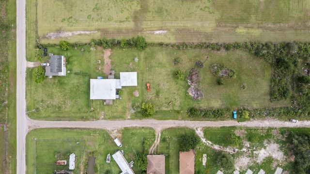 2534 Bastrop, Angleton, TX 77515
